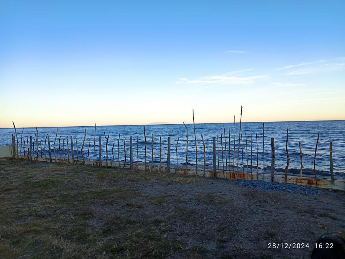 Bord de mer, pieds dans l'eau, vue panoramique Villa San-Nicolao Eksteriør bilde